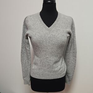 Gray V-Neck Cashmere Sweater
